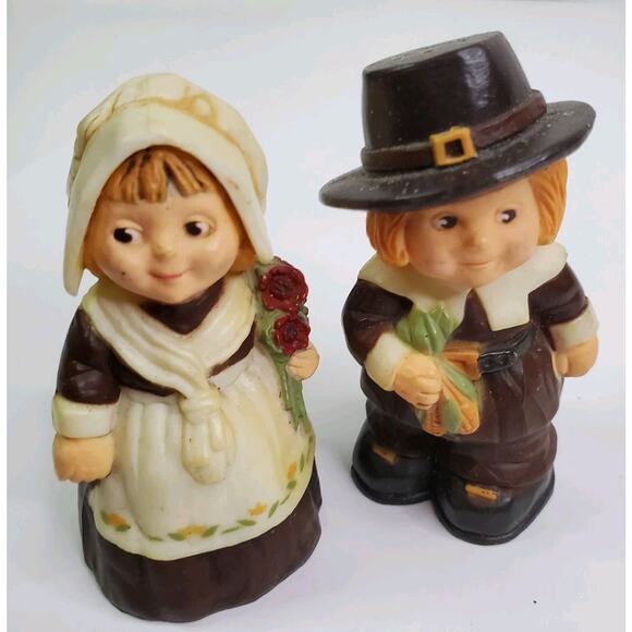 Vintage 1980s Hallmark Pilgrim Thanksgiving Salt And Pepper Shakers - Picture 1 of 8